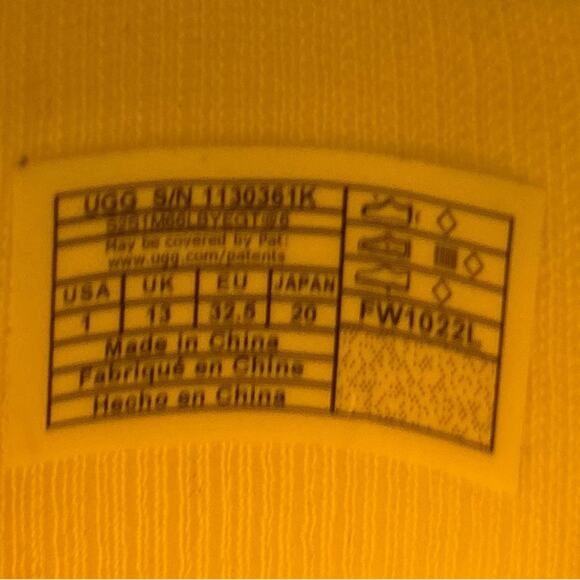 Ugg Drizlita kids canary yellow Sherpa lined rain boots. Size 1 - Picture 6 of 6